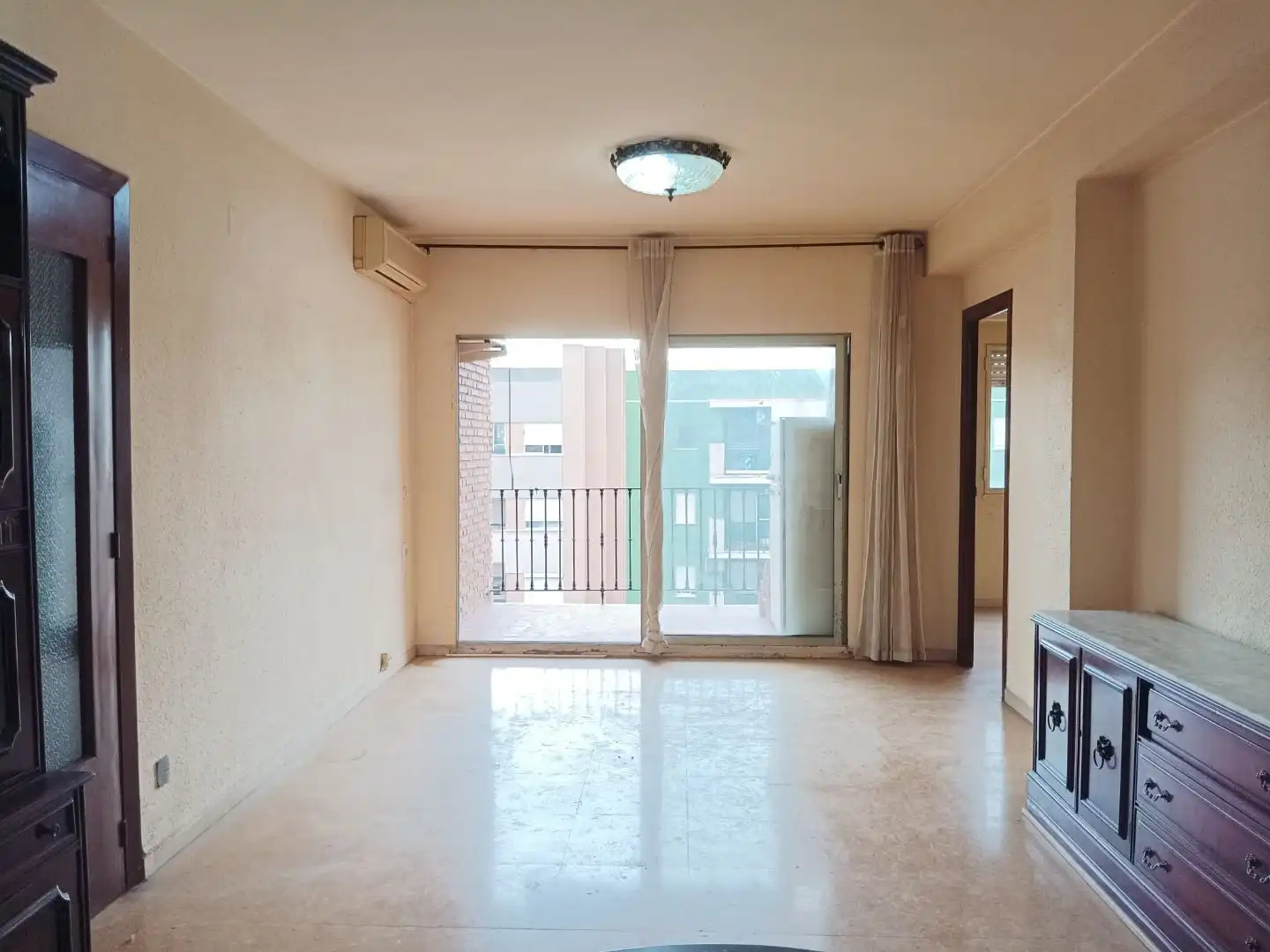 Living room of Flat for sale in  Valencia Capital  with Air Conditioner and Terrace