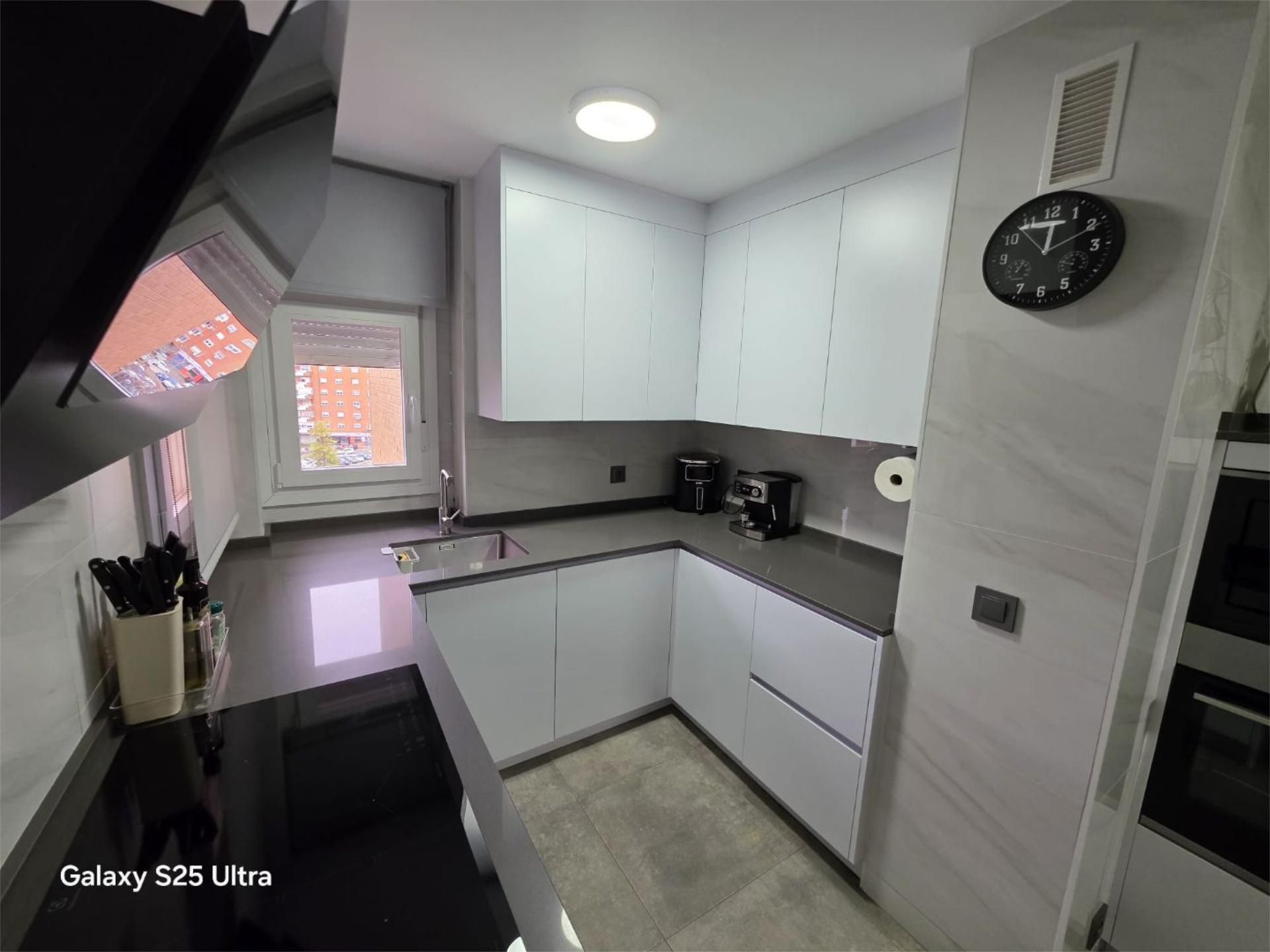 Kitchen of Flat for sale in Badajoz Capital  with Air Conditioner, Heating and Private garden