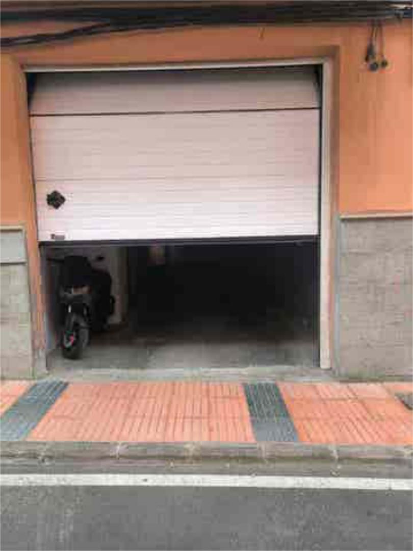 Parking of Box room to rent in Telde