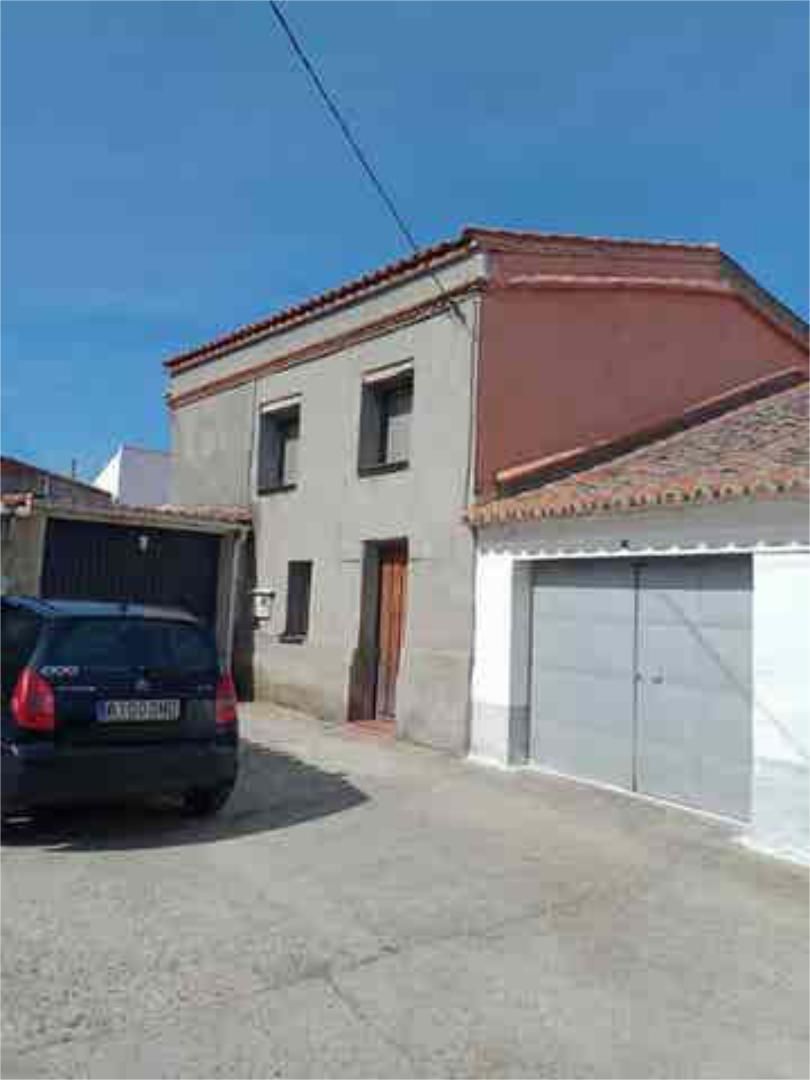 Vista exterior de Casa o chalet en venta en Peleagonzalo con Jardín privado