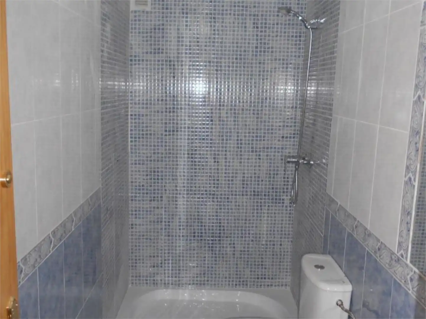 Flat for sale in Calle Laborde, 4, Centro Bathroom of Flat for sale in Mérida with Balcony
