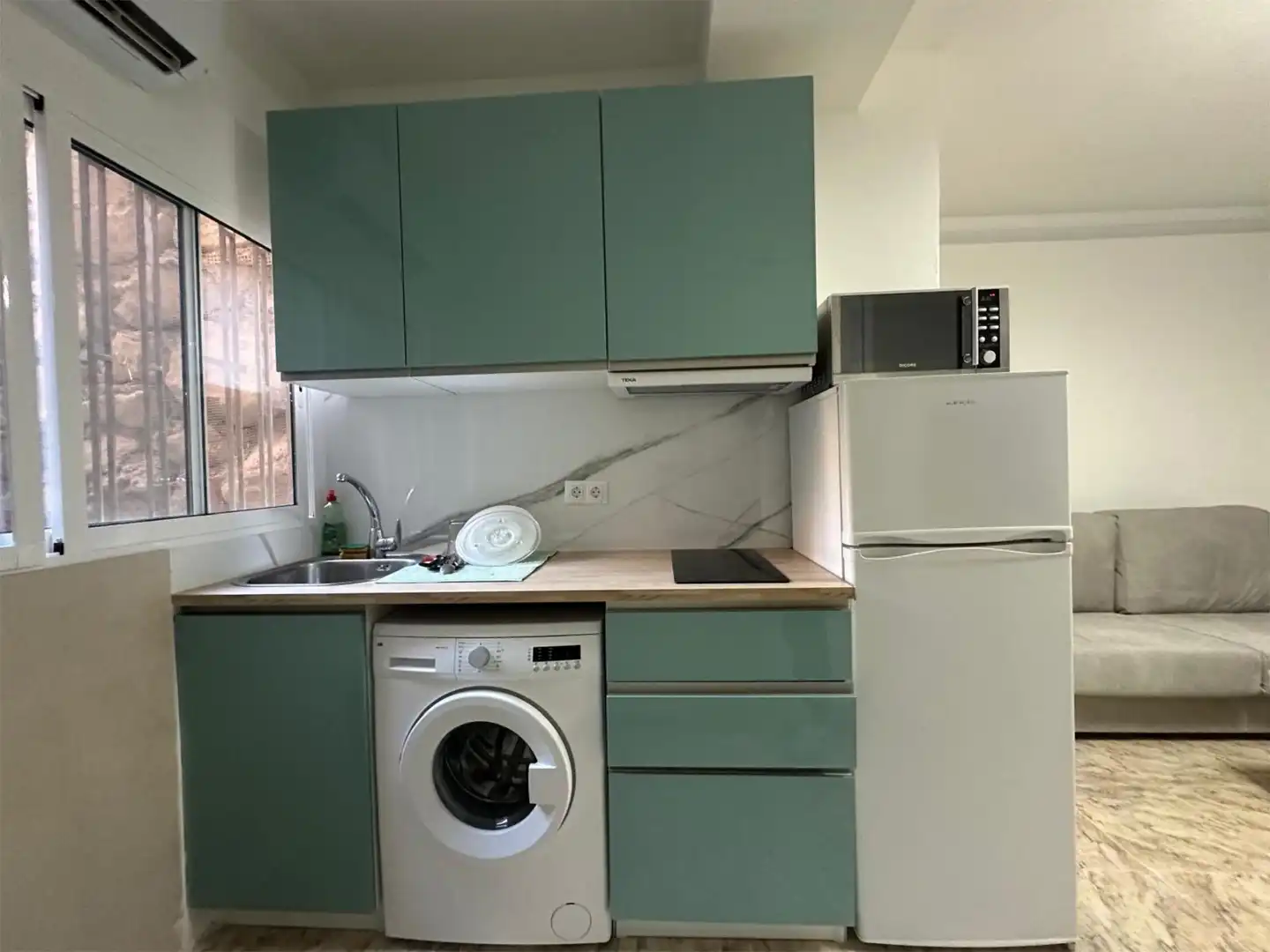 Estudio de alquiler en Avenida de Villajoyosa, 10, Albufereta Cocina de Estudio de alquiler en Alicante / Alacant con Aire acondicionado, Calefacción y Amueblado