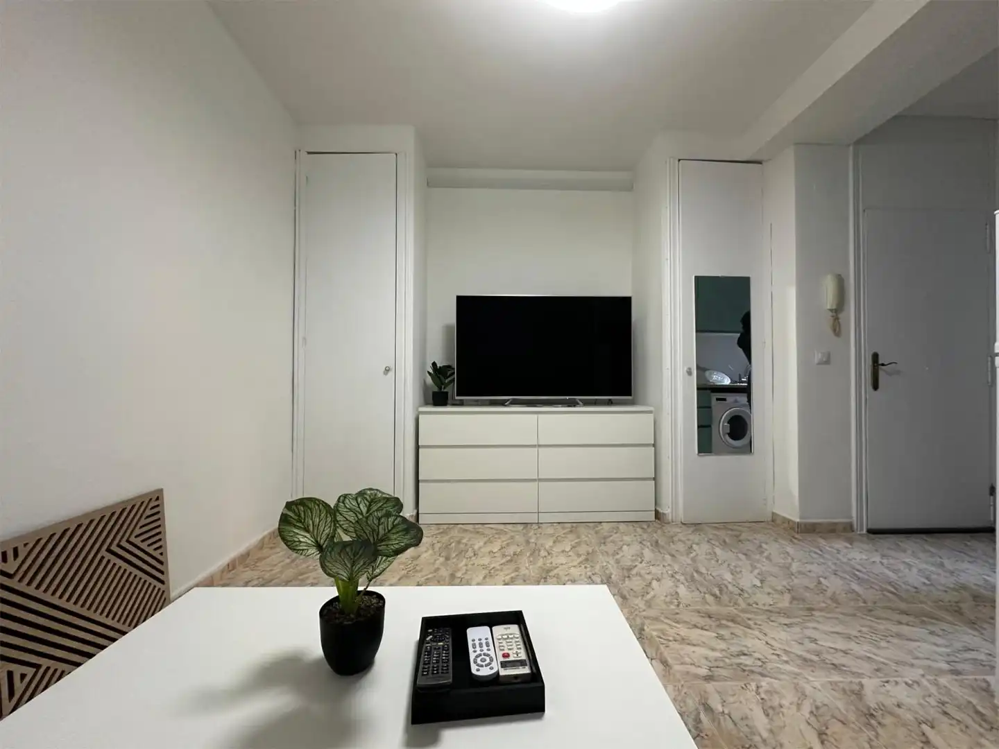 Estudio de alquiler en Avenida de Villajoyosa, 10, Albufereta Sala de estar de Estudio de alquiler en Alicante / Alacant con Aire acondicionado, Calefacción y Amueblado