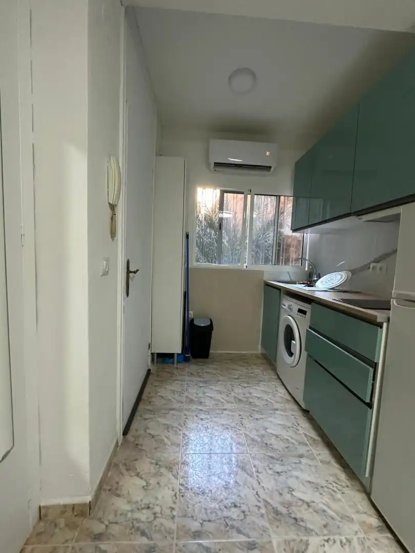Estudio de alquiler en Avenida de Villajoyosa, 10, Albufereta Cocina de Estudio de alquiler en Alicante / Alacant con Aire acondicionado, Calefacción y Amueblado