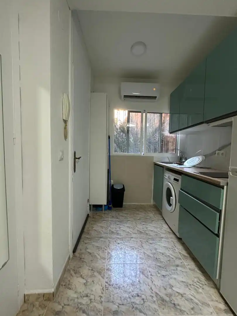 Estudio de alquiler en Avenida de Villajoyosa, 10, Albufereta Cocina de Estudio de alquiler en Alicante / Alacant con Aire acondicionado, Calefacción y Amueblado