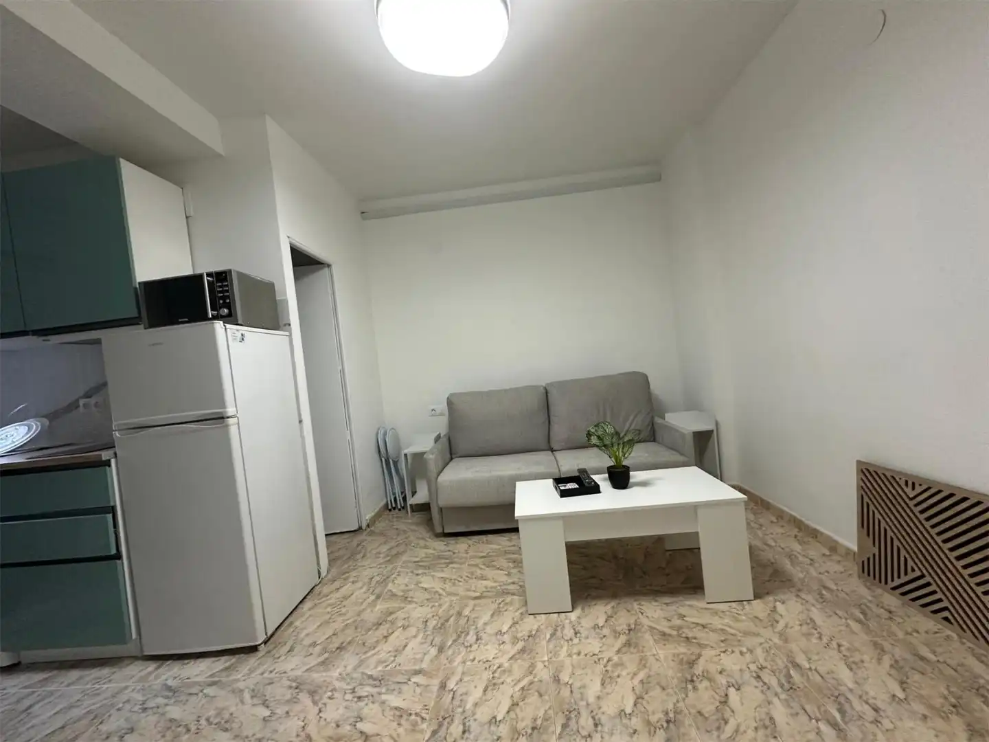 Estudio de alquiler en Avenida de Villajoyosa, 10, Albufereta Sala de estar de Estudio de alquiler en Alicante / Alacant con Aire acondicionado, Calefacción y Amueblado