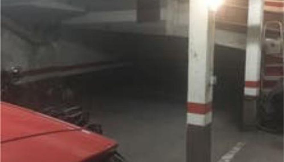 Garaje de alquiler en Santa Rosa, Santa Coloma de Gramenet - imagen 1 Foto 1 de Garaje de alquiler en Santa Rosa, Santa Coloma de Gramenet