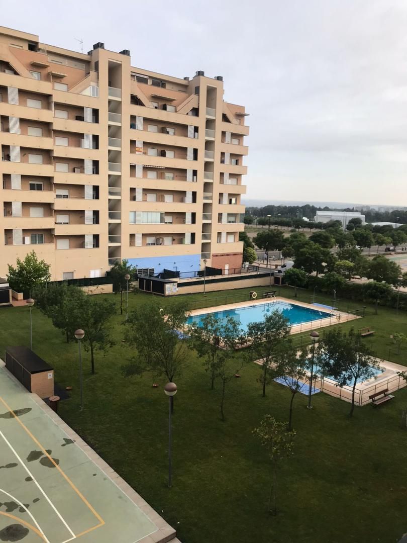 Piscina de Piso en venta en  Zaragoza Capital con Aire acondicionado, Calefacción y Jardín privado
