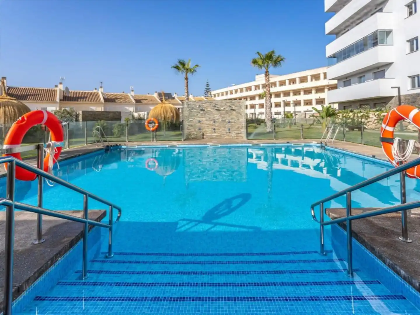 Flat for sale in Calle Arquitectos, 1, Castillo Sohail - Myramar Swimming pool of Flat for sale in Fuengirola with Air Conditioner, Heating and Private garden