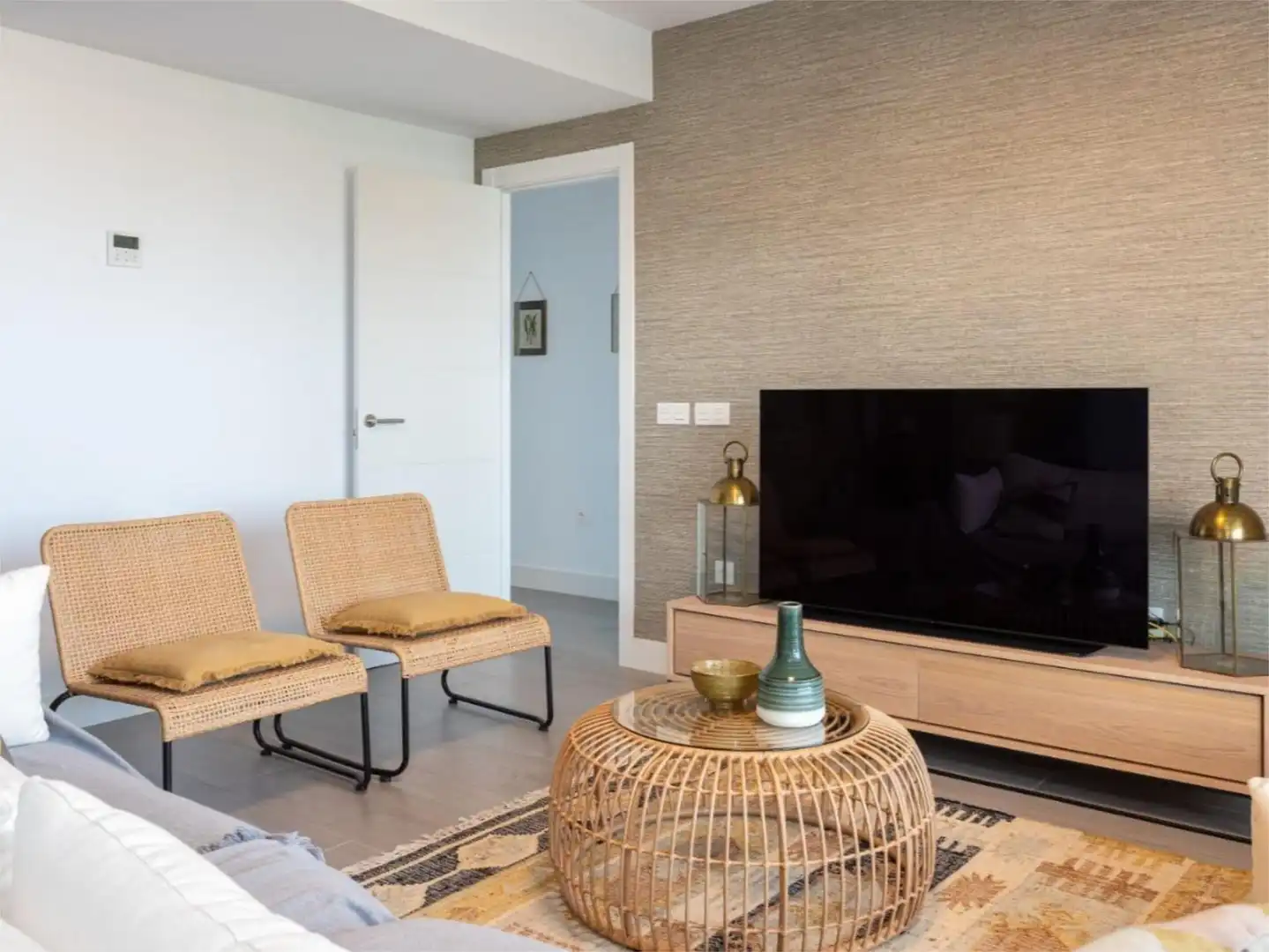 Flat for sale in Calle Arquitectos, 1, Castillo Sohail - Myramar Living room of Flat for sale in Fuengirola with Air Conditioner, Heating and Private garden