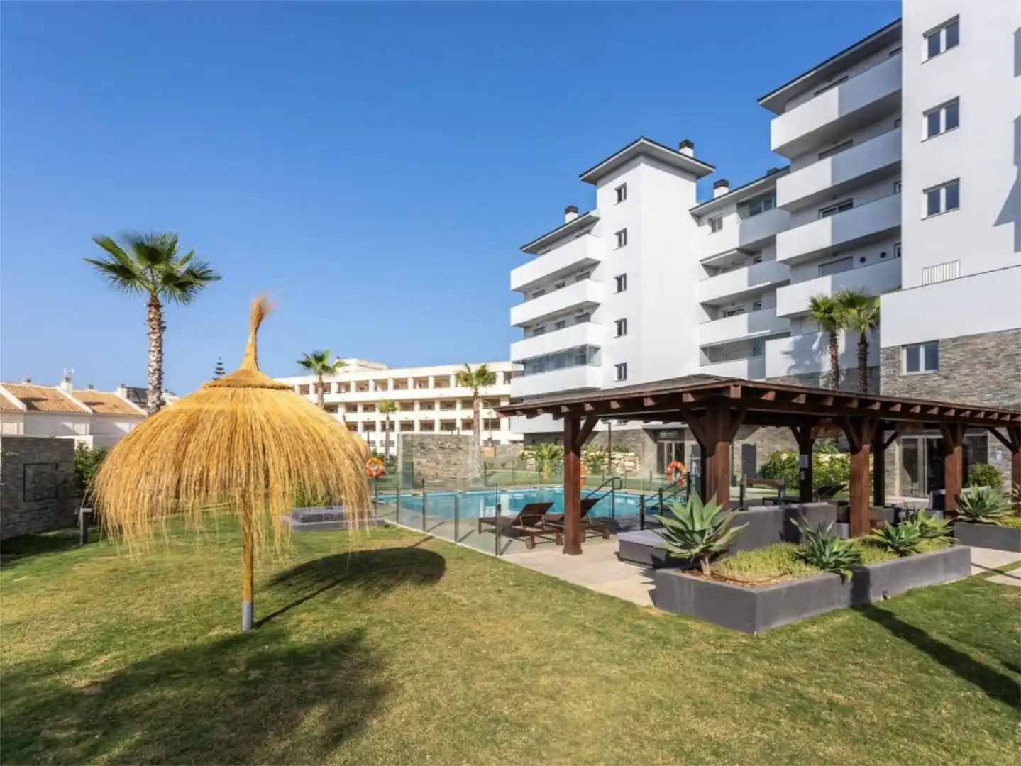 Flat for sale in Calle Arquitectos, 1, Castillo Sohail - Myramar Exterior view of Flat for sale in Fuengirola with Air Conditioner, Heating and Private garden