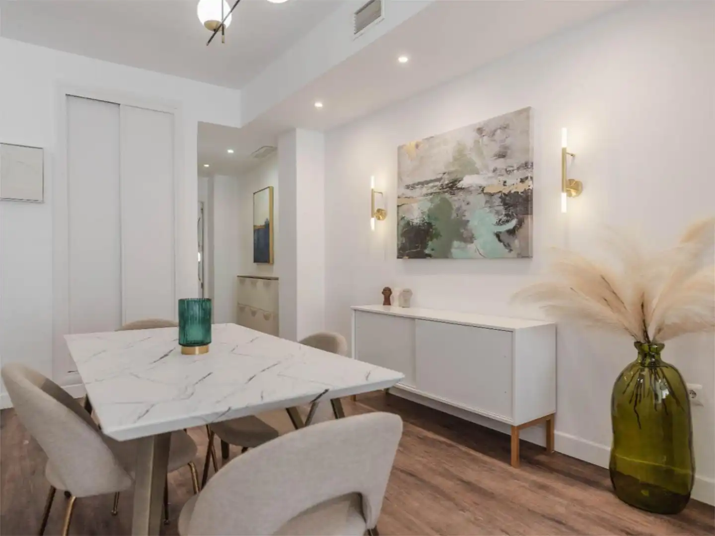 Flat for sale in Calle Alta, 1, La Goleta - San Felipe Neri Dining room of Flat for sale in Málaga Capital with Air Conditioner and Balcony