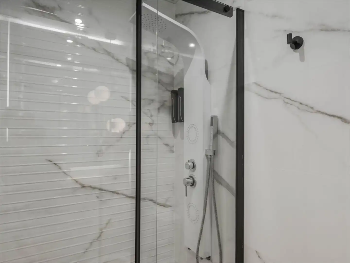 Flat for sale in Calle Alta, 1, La Goleta - San Felipe Neri Bathroom of Flat for sale in Málaga Capital with Air Conditioner and Balcony