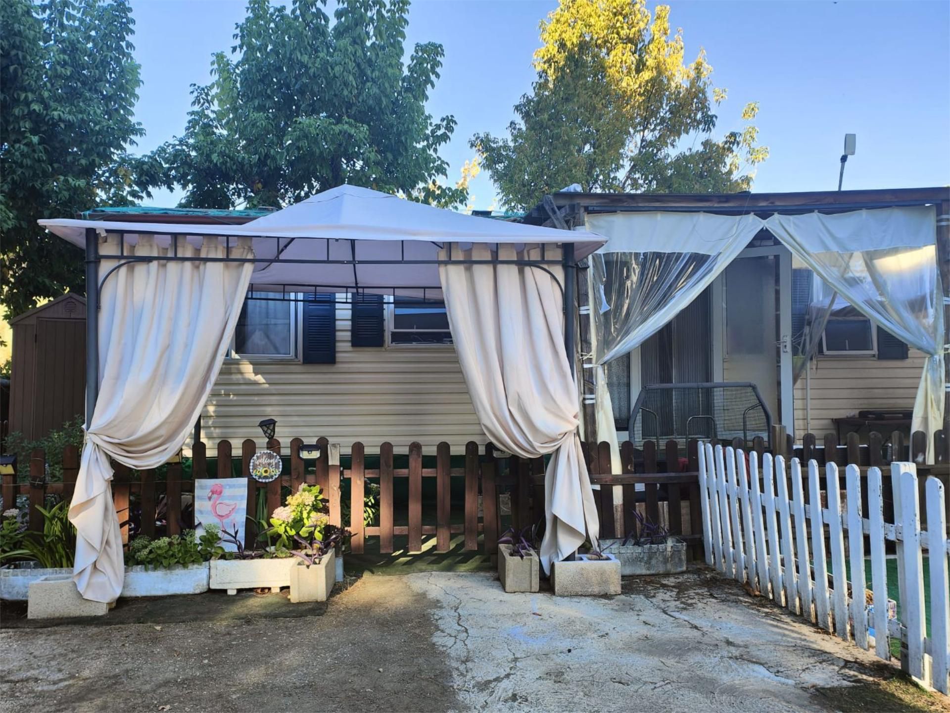 Vista exterior de Finca rústica en venda en Pelayos de la Presa amb Aire condicionat i Piscina