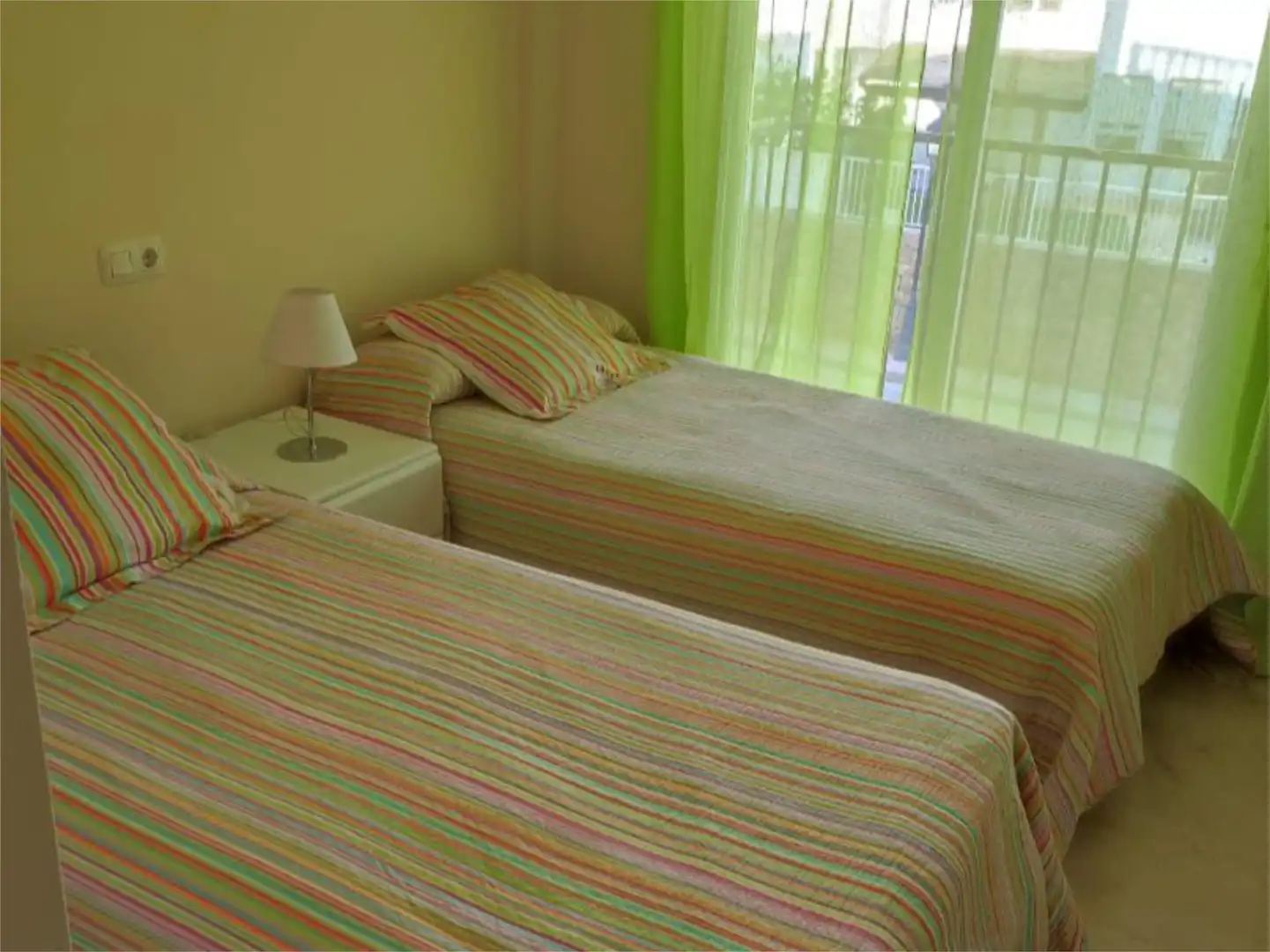 Habitación de Ático de alquiler en Manilva con Aire acondicionado, Terraza y Amueblado
