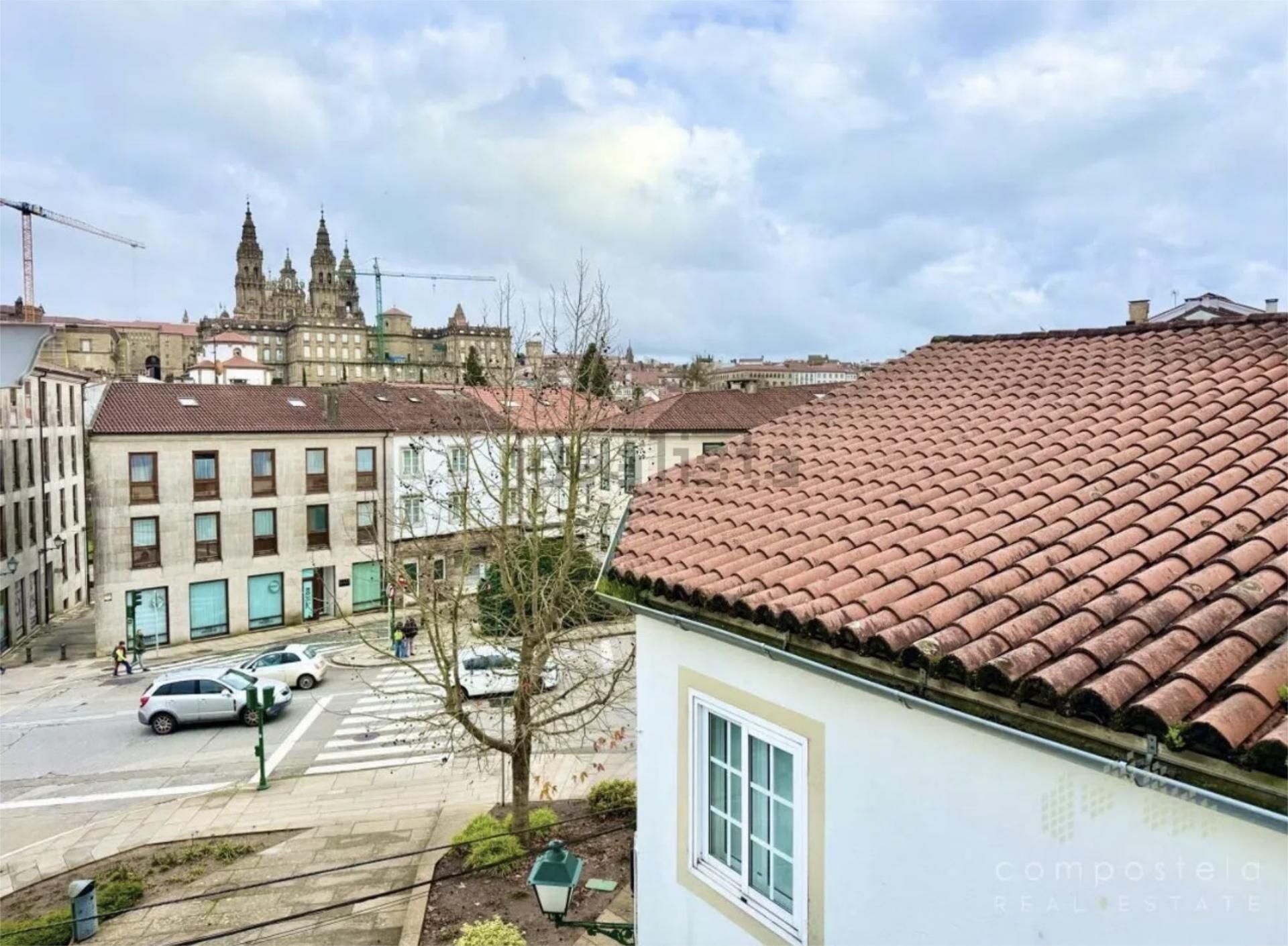 Vista exterior de Casa adosada en venda en Santiago de Compostela 