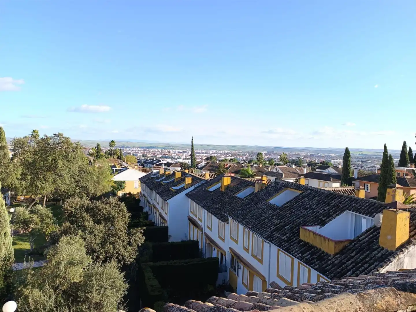 Casa adosada en venta en Calle Lentisco, 8, Norte-Sierra Vista exterior de Casa adosada en venta en Córdoba Capital con Aire acondicionado, Terraza y Piscina