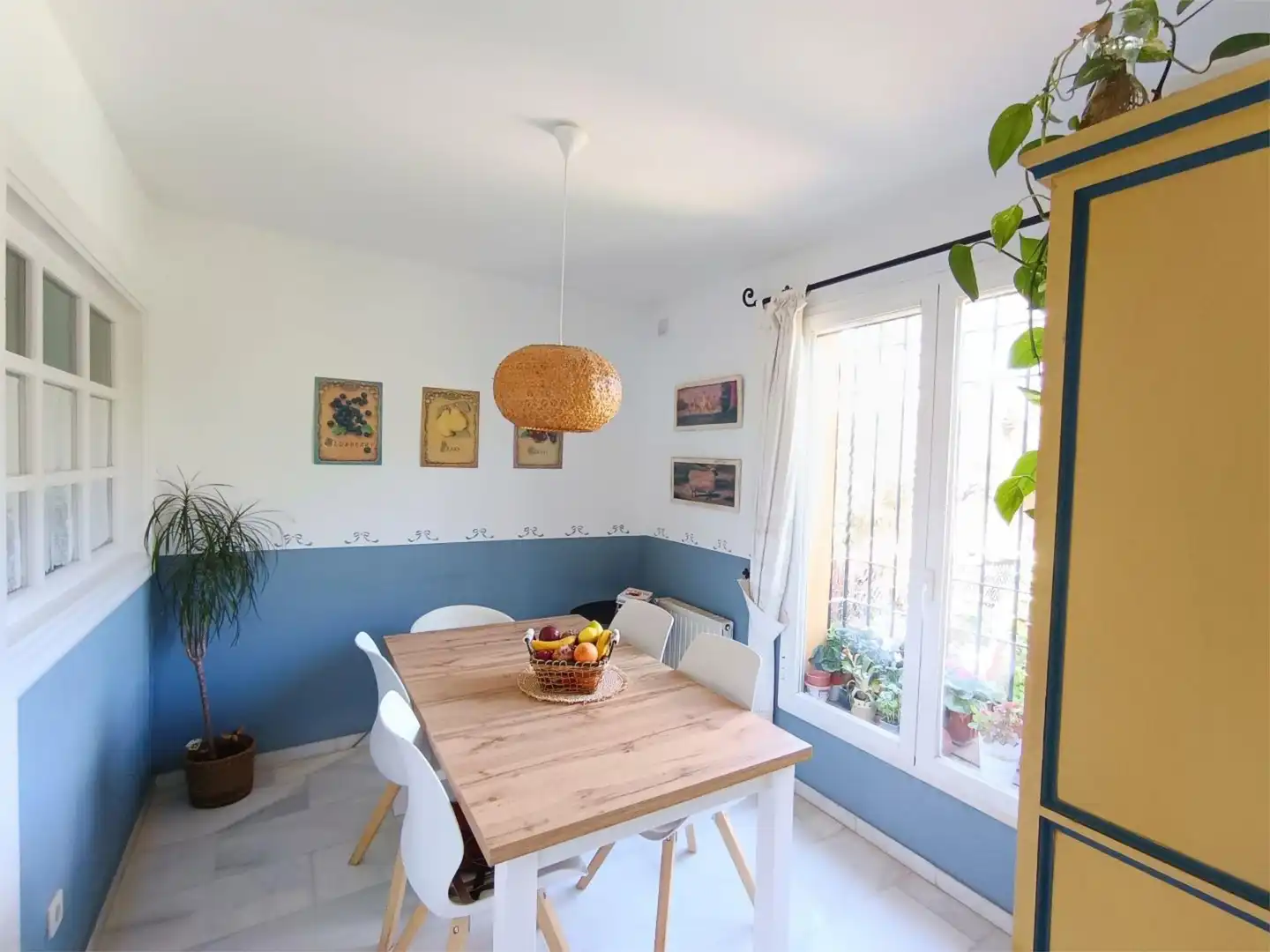 Casa adosada en venta en Calle Lentisco, 8, Norte-Sierra Comedor de Casa adosada en venta en Córdoba Capital con Aire acondicionado, Terraza y Piscina
