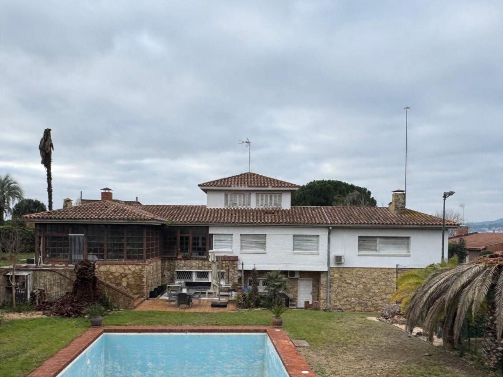 Vista exterior de Pis en venda en L'Ametlla del Vallès amb Aire condicionat, Calefacció i Jardí privat