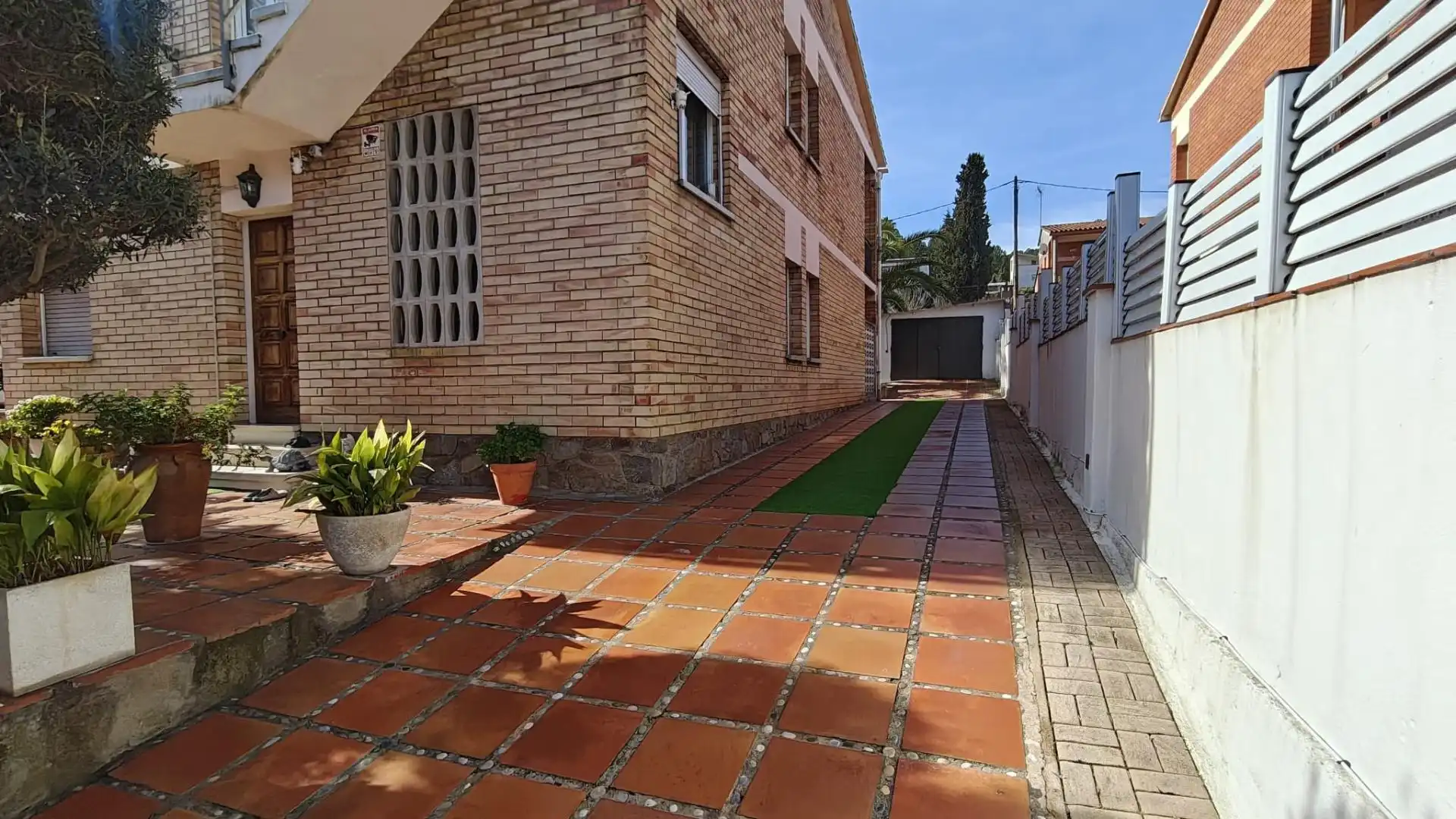 Flat for sale in Carrer Joan Tarruella, 67, Pallejà Exterior view of Flat for sale in Pallejà with Air Conditioner, Terrace and Balcony