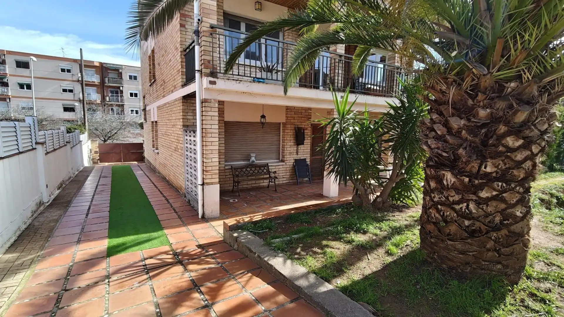 Flat for sale in Carrer Joan Tarruella, 67, Pallejà Exterior view of Flat for sale in Pallejà with Air Conditioner, Terrace and Balcony