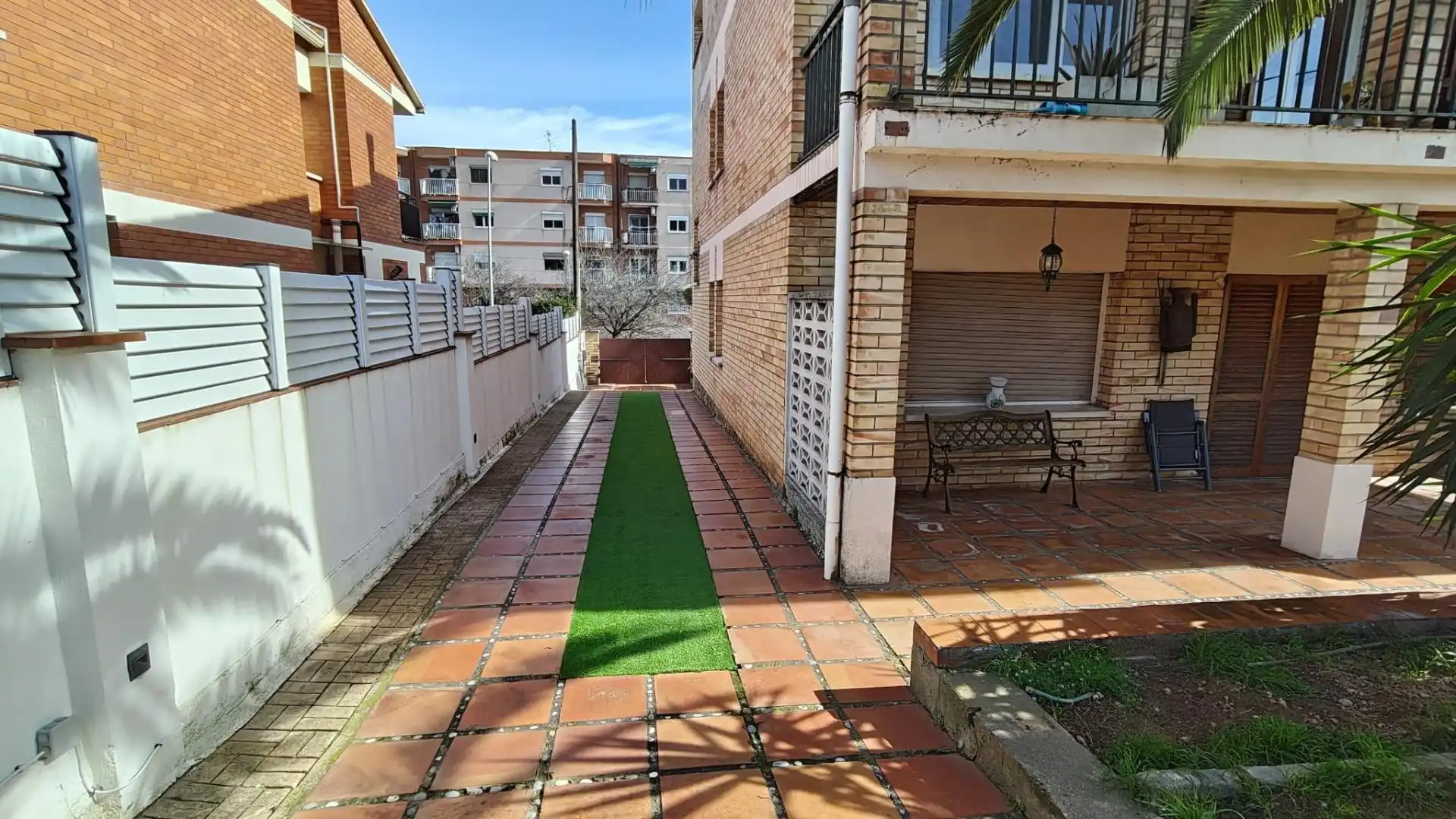 Flat for sale in Carrer Joan Tarruella, 67, Pallejà Exterior view of Flat for sale in Pallejà with Air Conditioner, Terrace and Balcony