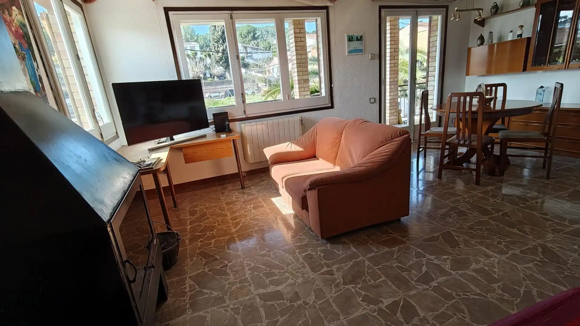 Flat for sale in Carrer Joan Tarruella, 67, Pallejà Living room of Flat for sale in Pallejà with Air Conditioner, Terrace and Balcony