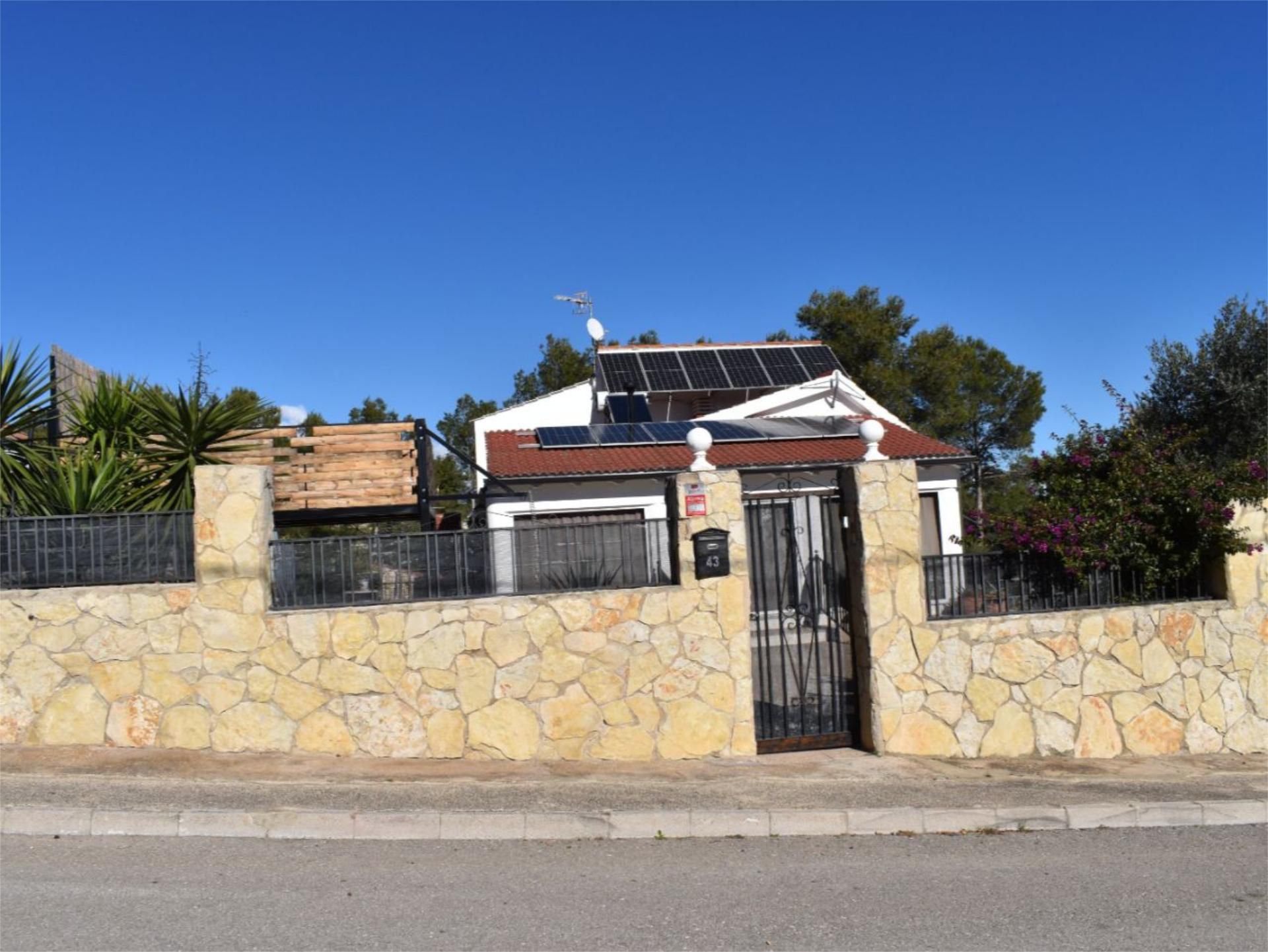 Vista exterior de Casa o xalet en venda en Mogente / Moixent amb Aire condicionat, Terrassa i Piscina