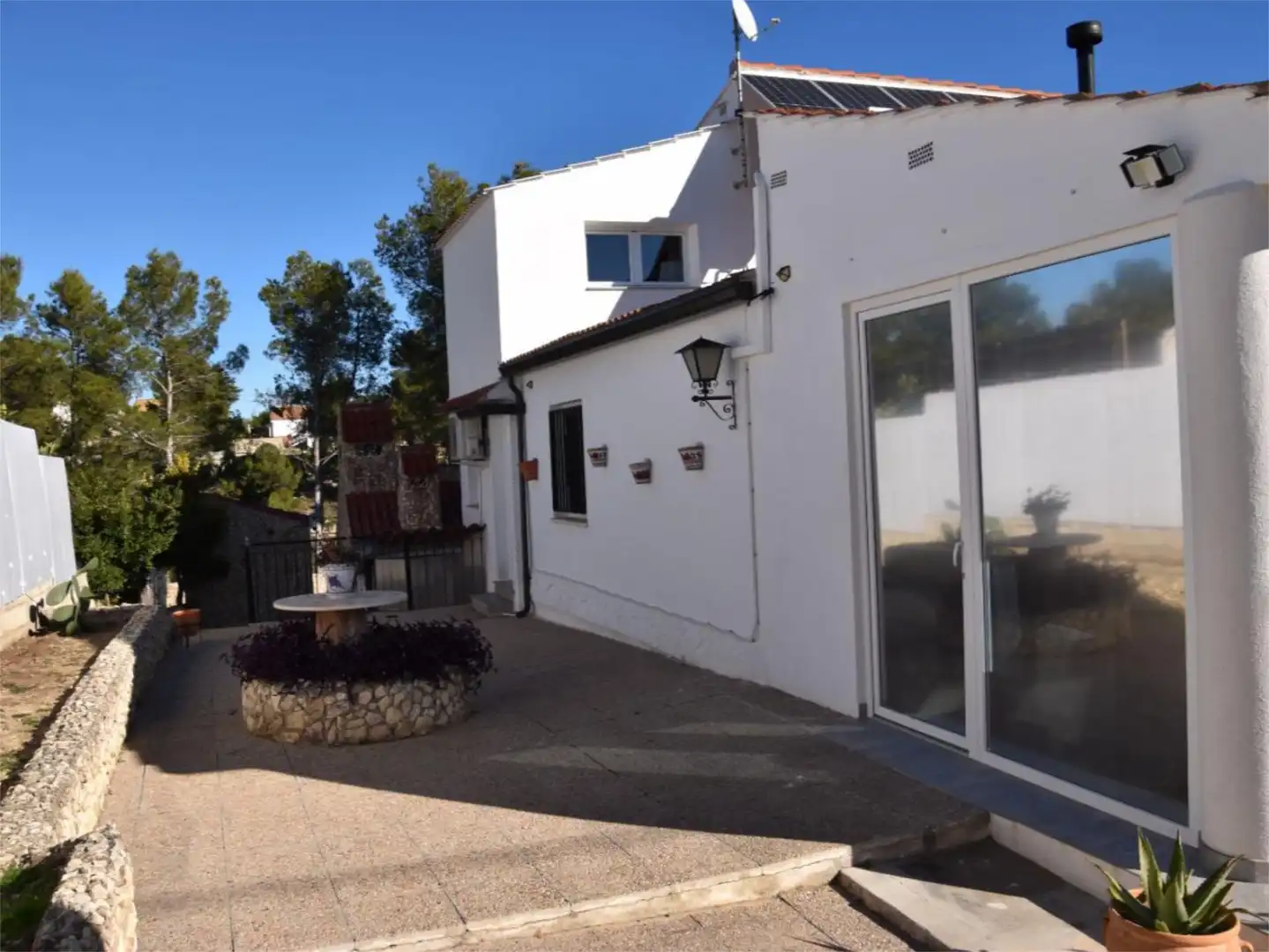 Casa o xalet en venda a Carrer Mirador D'enguera, 32, Mogente / Moixent Vista exterior de Casa o xalet en venda en Mogente / Moixent amb Aire condicionat, Terrassa i Piscina