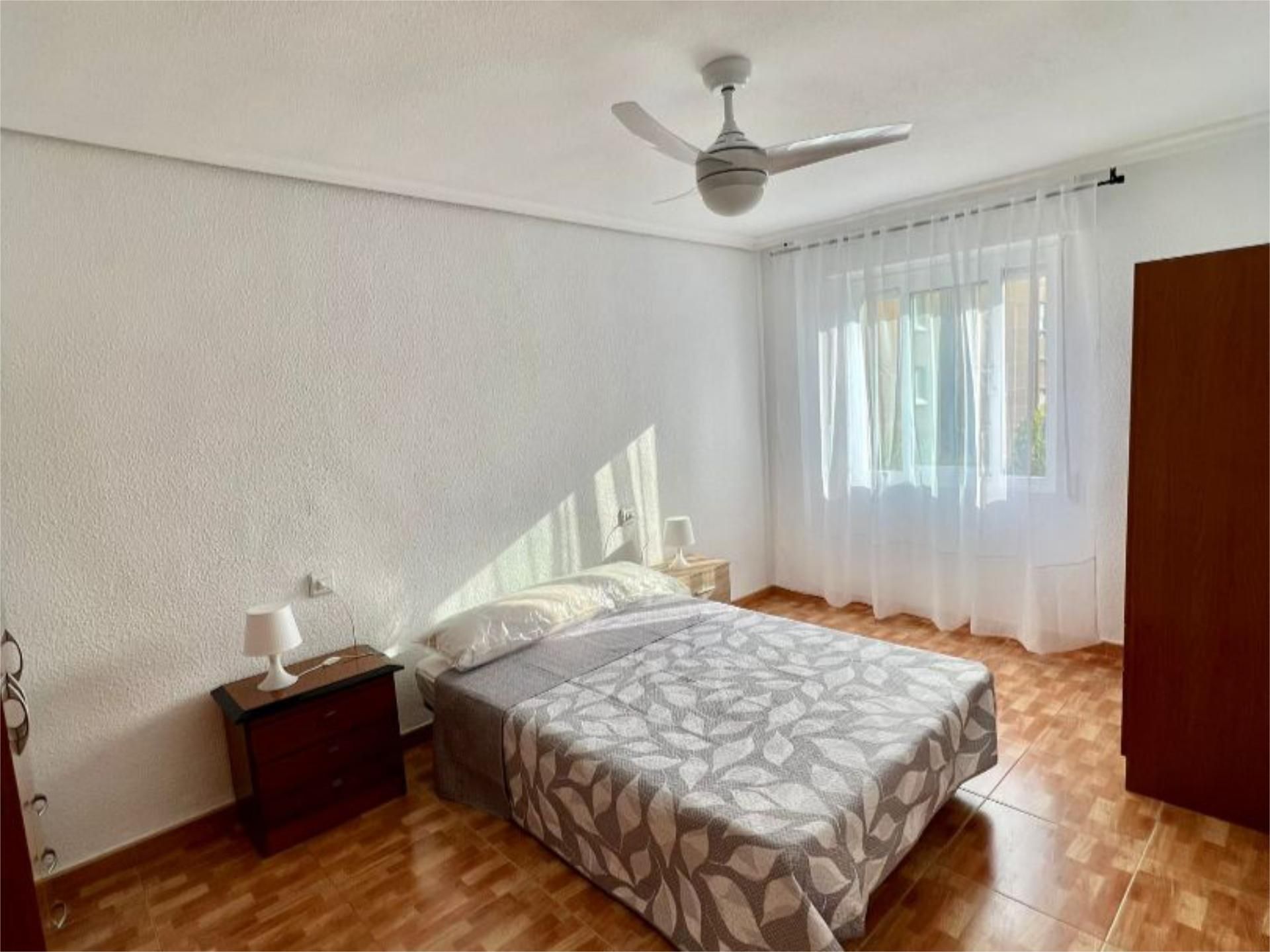 Pis de lloguer a Calle Santa Rosa, 2, Santiago el Mayor Dormitori de Pis de lloguer en Murcia Capital amb Terrassa, Moblat i Balcó