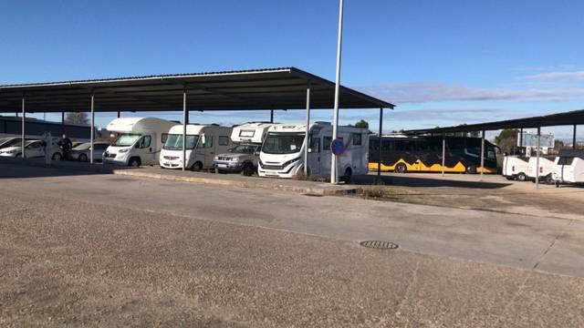 Local comercial en Alquiler en Calle Cataluña, 126 en Parque Europa - Los Pitufos