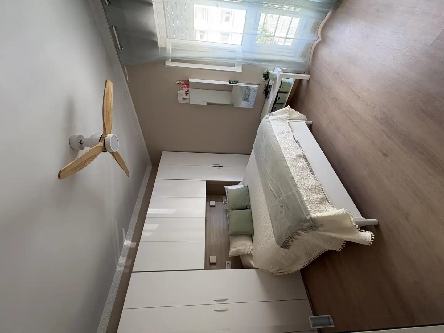 Piso en venta en Avenida Manuel de Falla, 13, El Carmen Habitación de Piso en venta en San Fernando con Amueblado