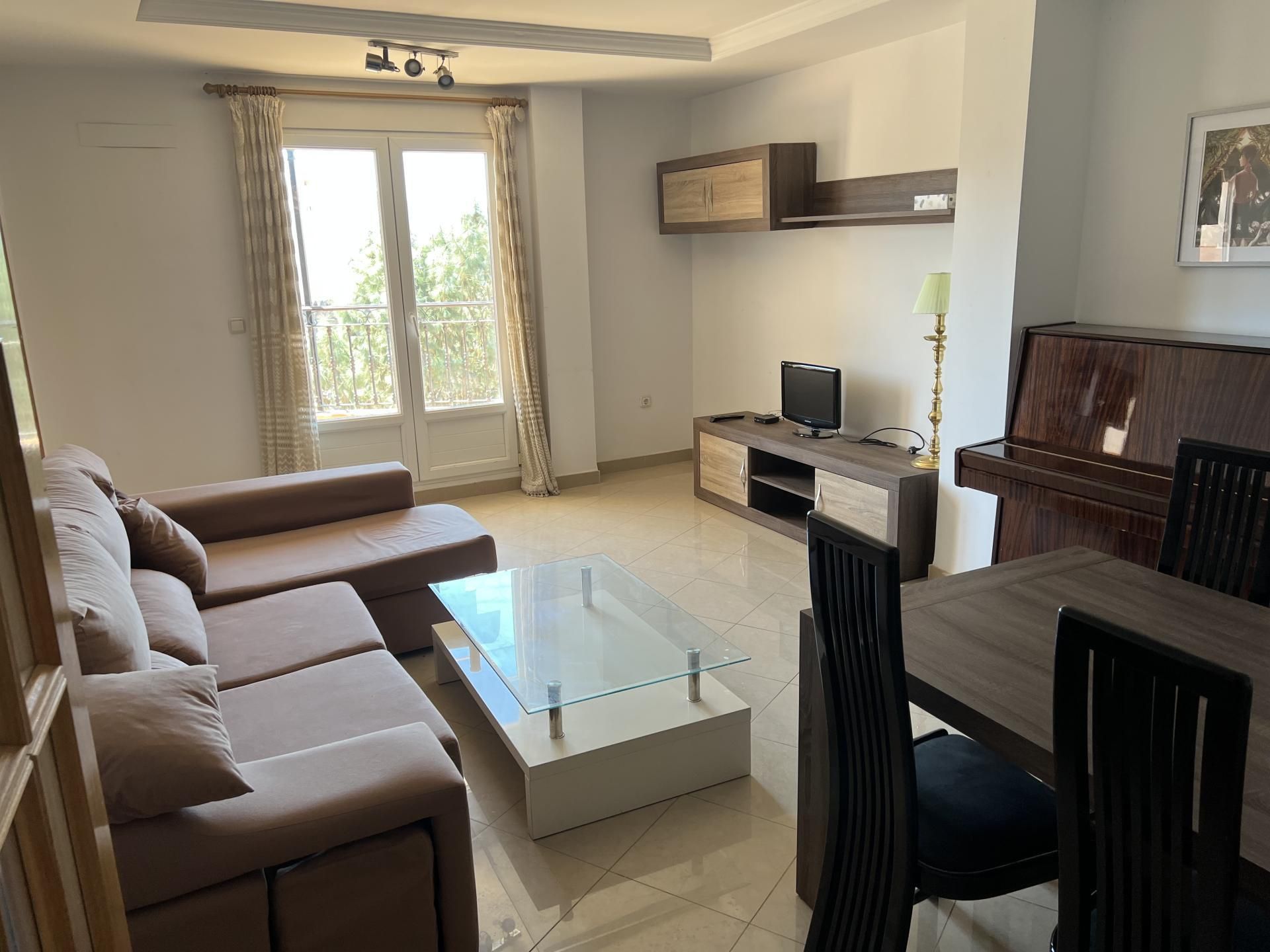 Sala d'estar de Pis de lloguer en Lanjarón amb Terrassa, Moblat i Balcó