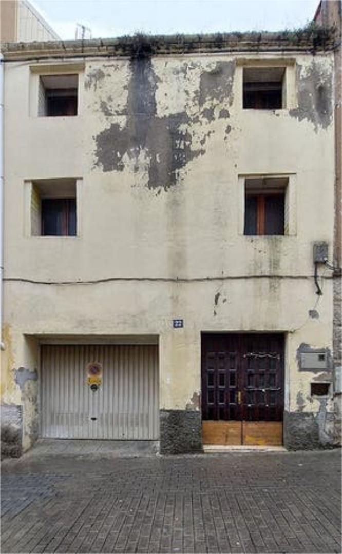 Casa o xalet en venda a Nucli Urbà Vista exterior de Casa o xalet en venda en Esparreguera amb Terrassa