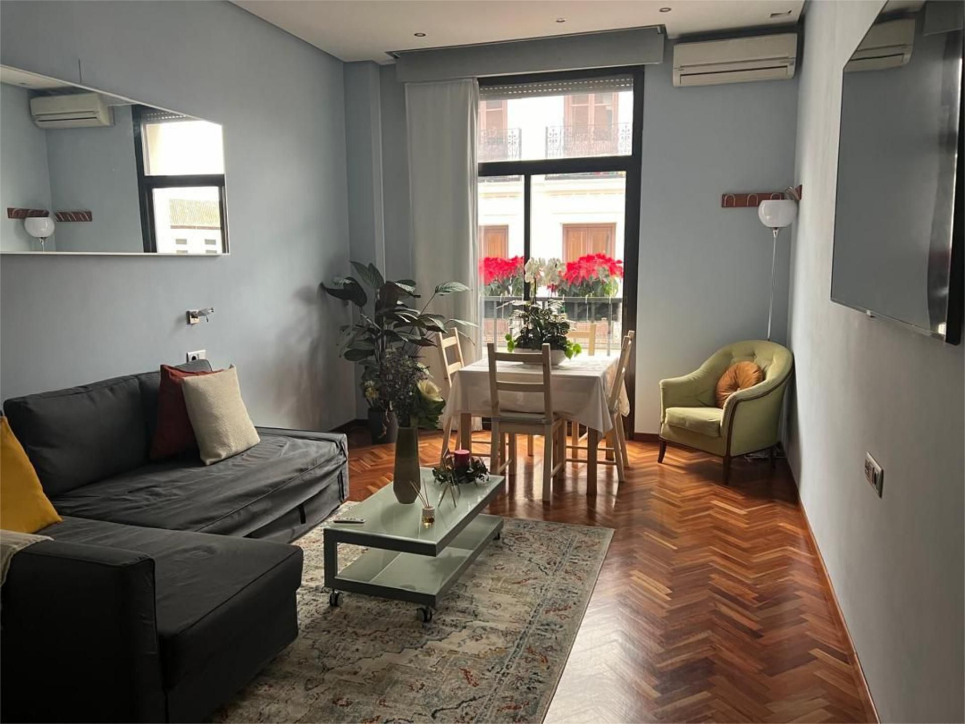 Living room of Flat for rent in  Madrid Capital  with Air Conditioner and Balcony