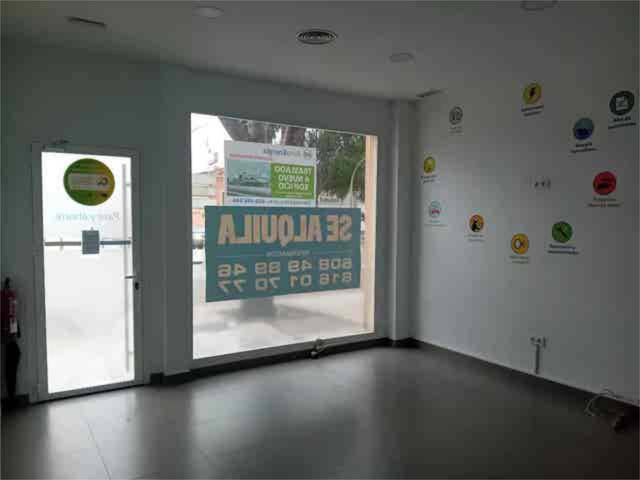 Local comercial en Alquiler en V Centenario - Piletas - Capuchinos