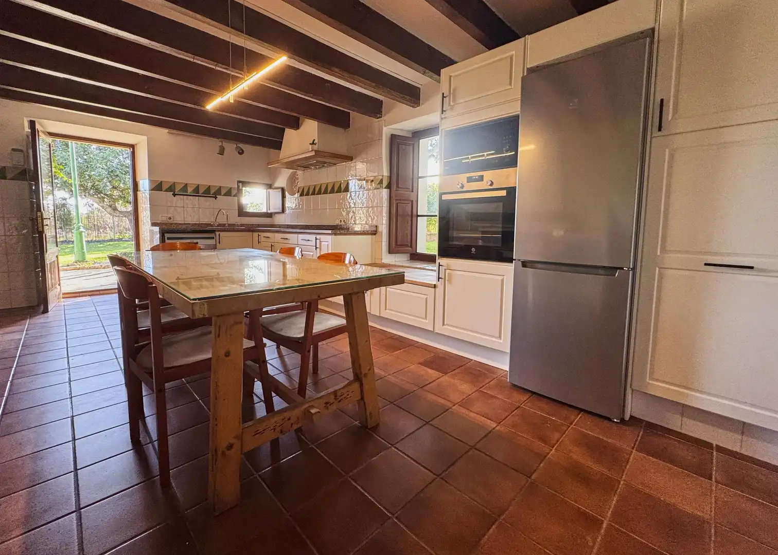 Country homes for rent in Carrer del Garballó, 215, Es Garrovers Kitchen of Country homes for rent in Marratxí with Air Conditioner, Heating and Private garden