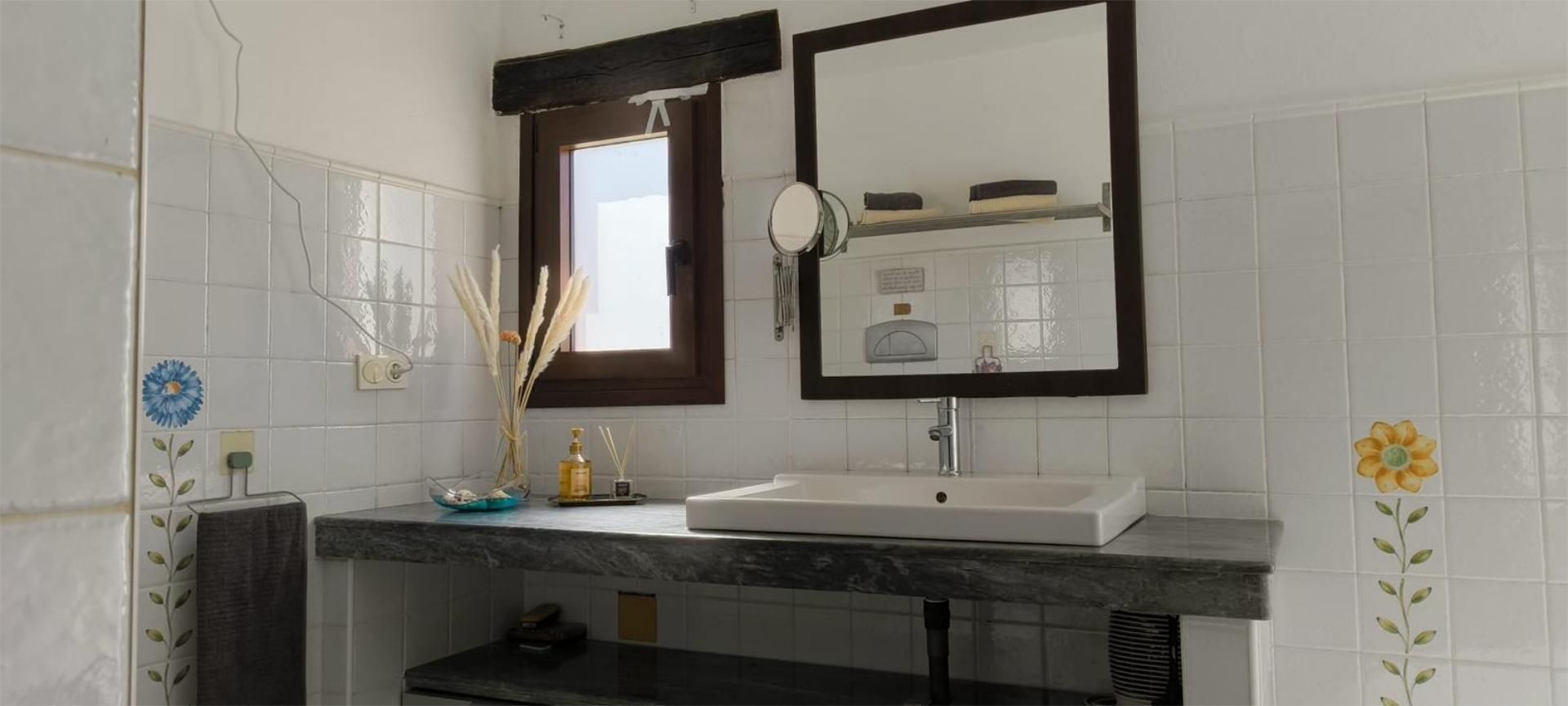 Bathroom of Country house for rent in Málaga Capital  with Air Conditioner, Heating and Private garden