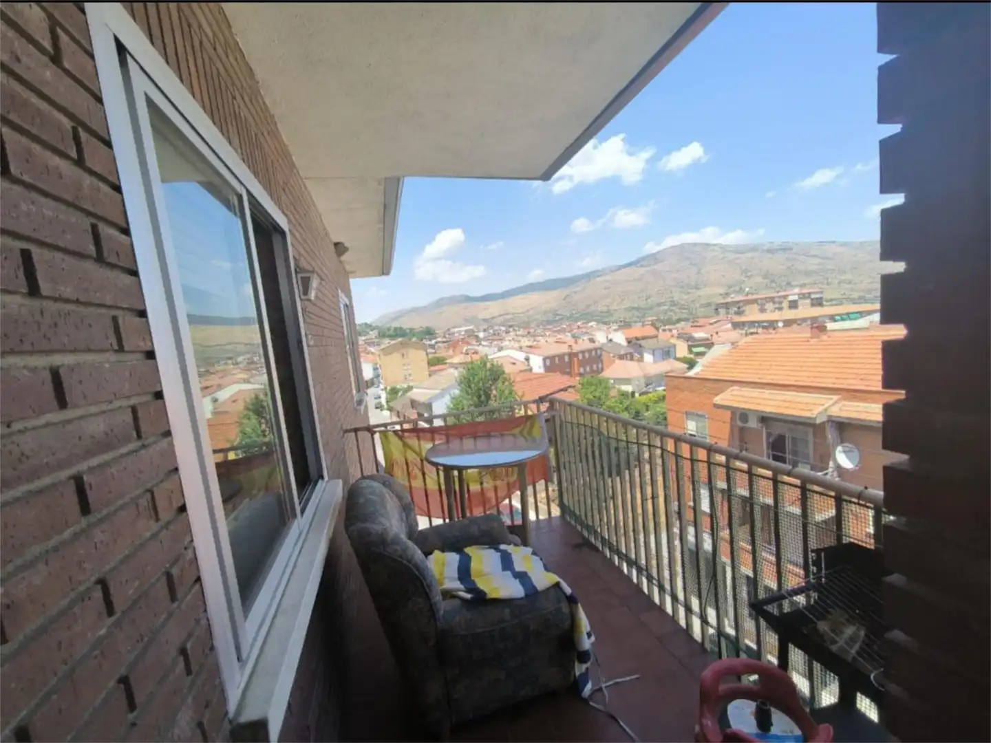 Wohnung zum Verkauf in Calle de los Mesones, 92, El Tiemblo Terrasse von Wohnung zum Verkauf in El Tiemblo mit Terrasse, Gemeinschaftsparkplatz und Balkon