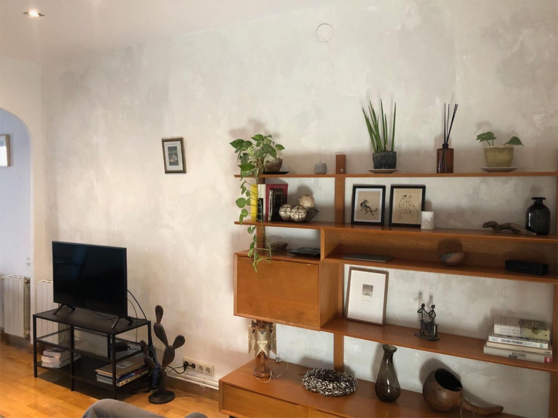 Flat for sale in Carrer de Provença, 127, L'Antiga Esquerra de l'Eixample Living room of Flat for sale in Barcelona Capital with Air Conditioner and Balcony