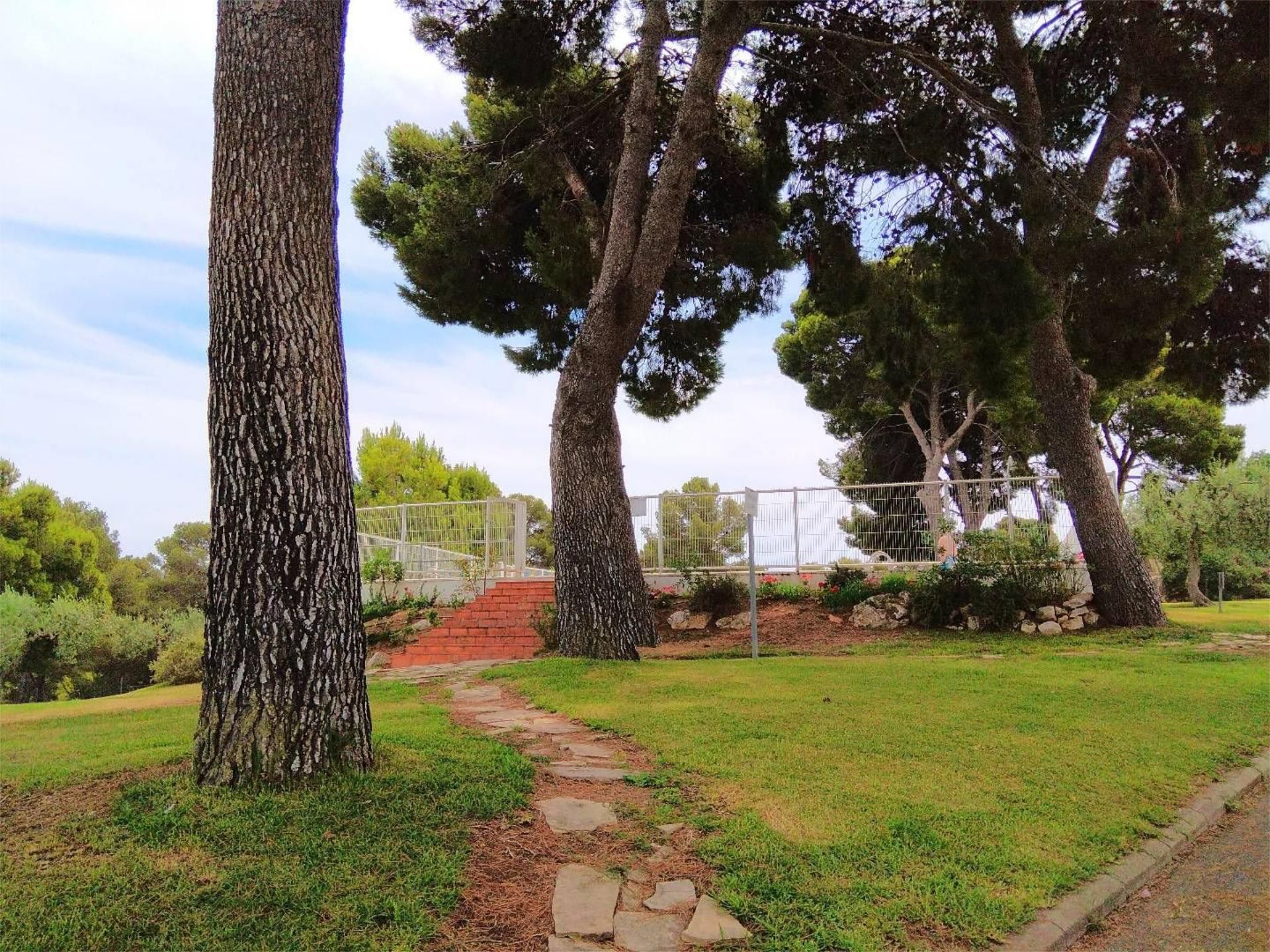 Jardí de Apartament de lloguer en Salou amb Terrassa, Piscina i Moblat