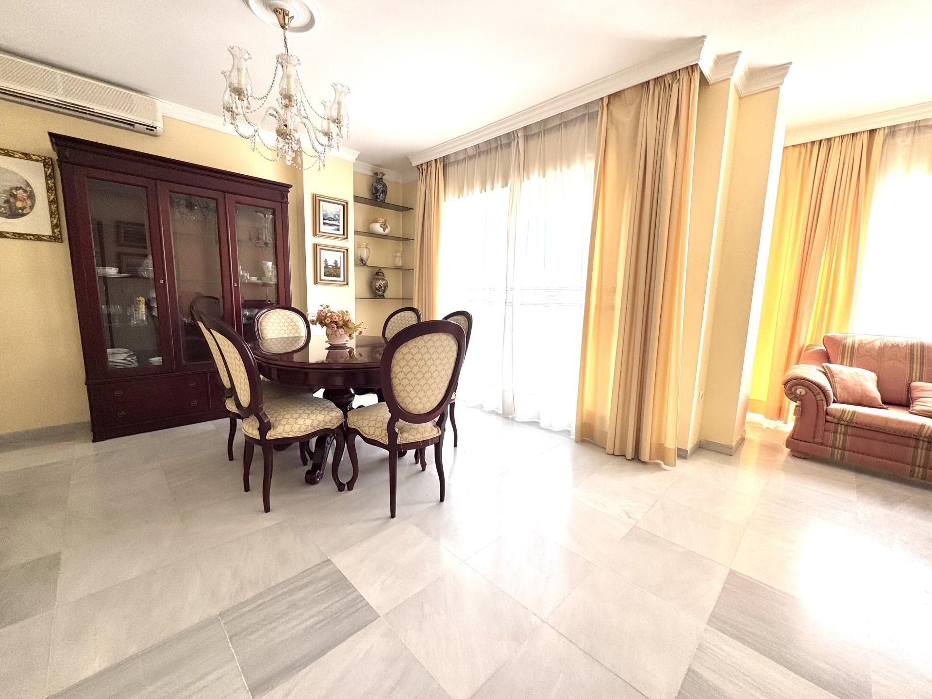 Menjador de Pis en venda en San Fernando amb Aire condicionat, Terrassa i Balcó