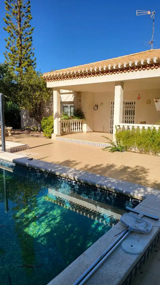 Piscina de Casa o xalet en venda en Orihuela amb Aire condicionat, Calefacció i Jardí privat
