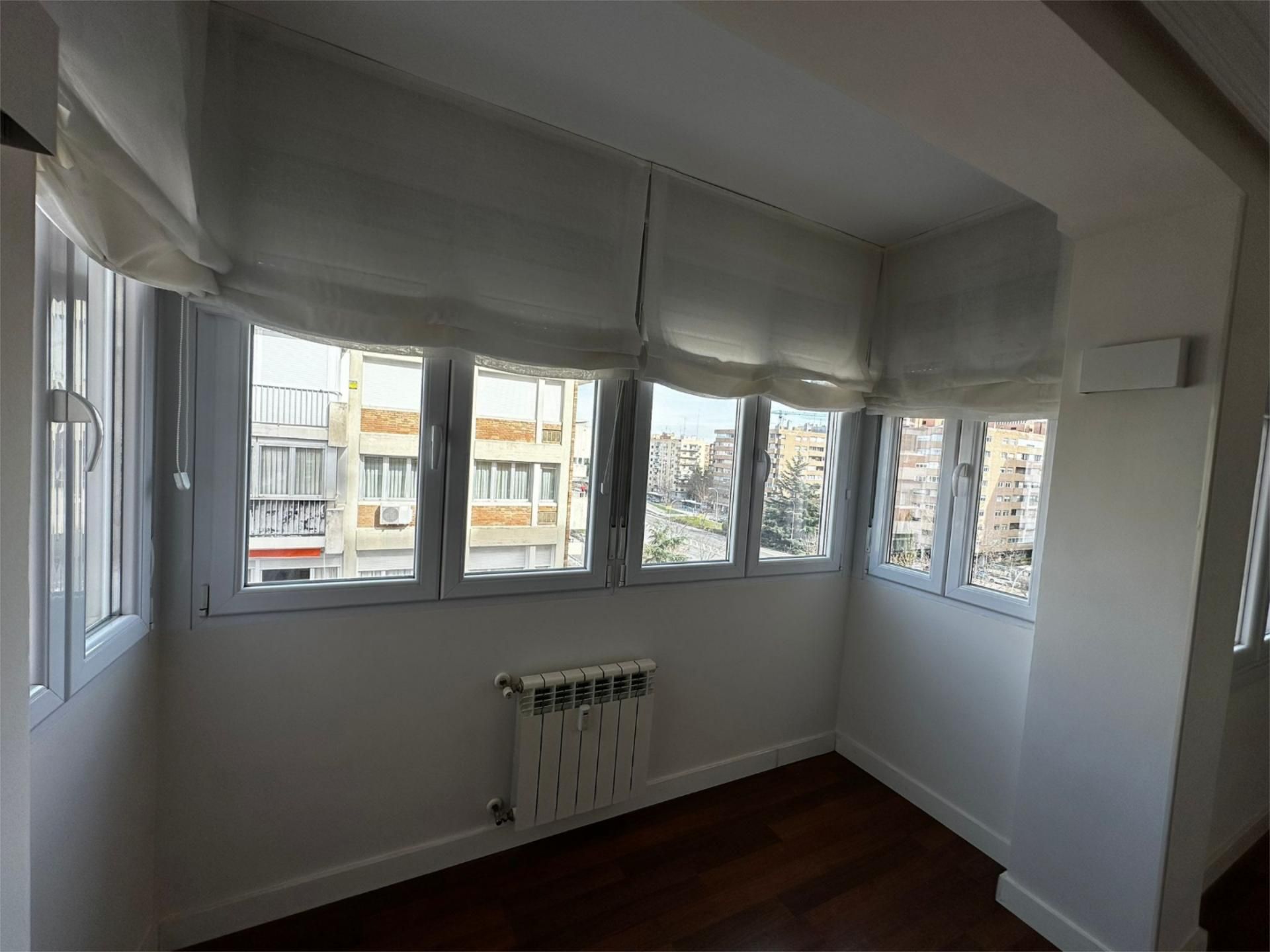 Bedroom of Flat to rent in  Madrid Capital  with Air Conditioner, Heating and Oven