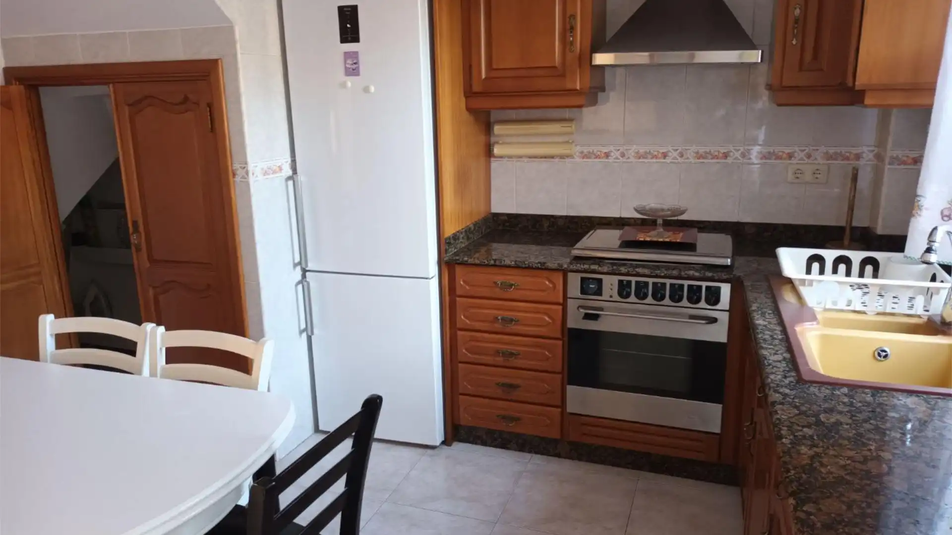 Kitchen of Single-family semi-detached for rent in Miño  with Private garden, Terrace and Furnished