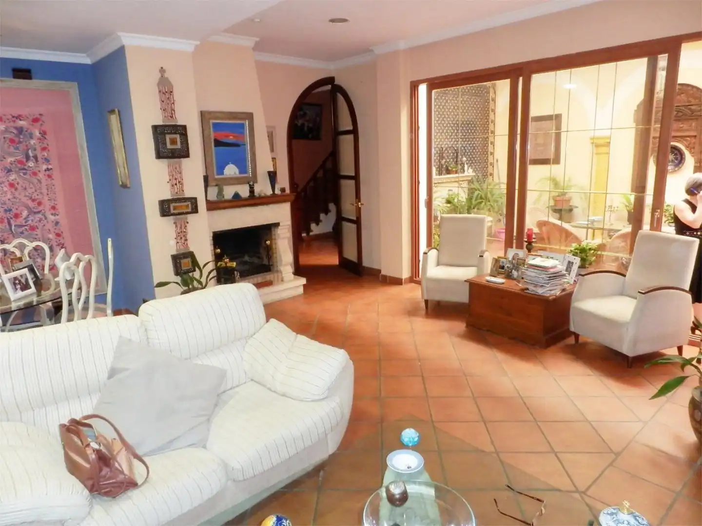 Casa adosada en venda a Calle Pompeyos, 4, Zona Centro Sala d'estar de Casa adosada en venda en Córdoba amb Aire condicionat, Calefacció i Terrassa