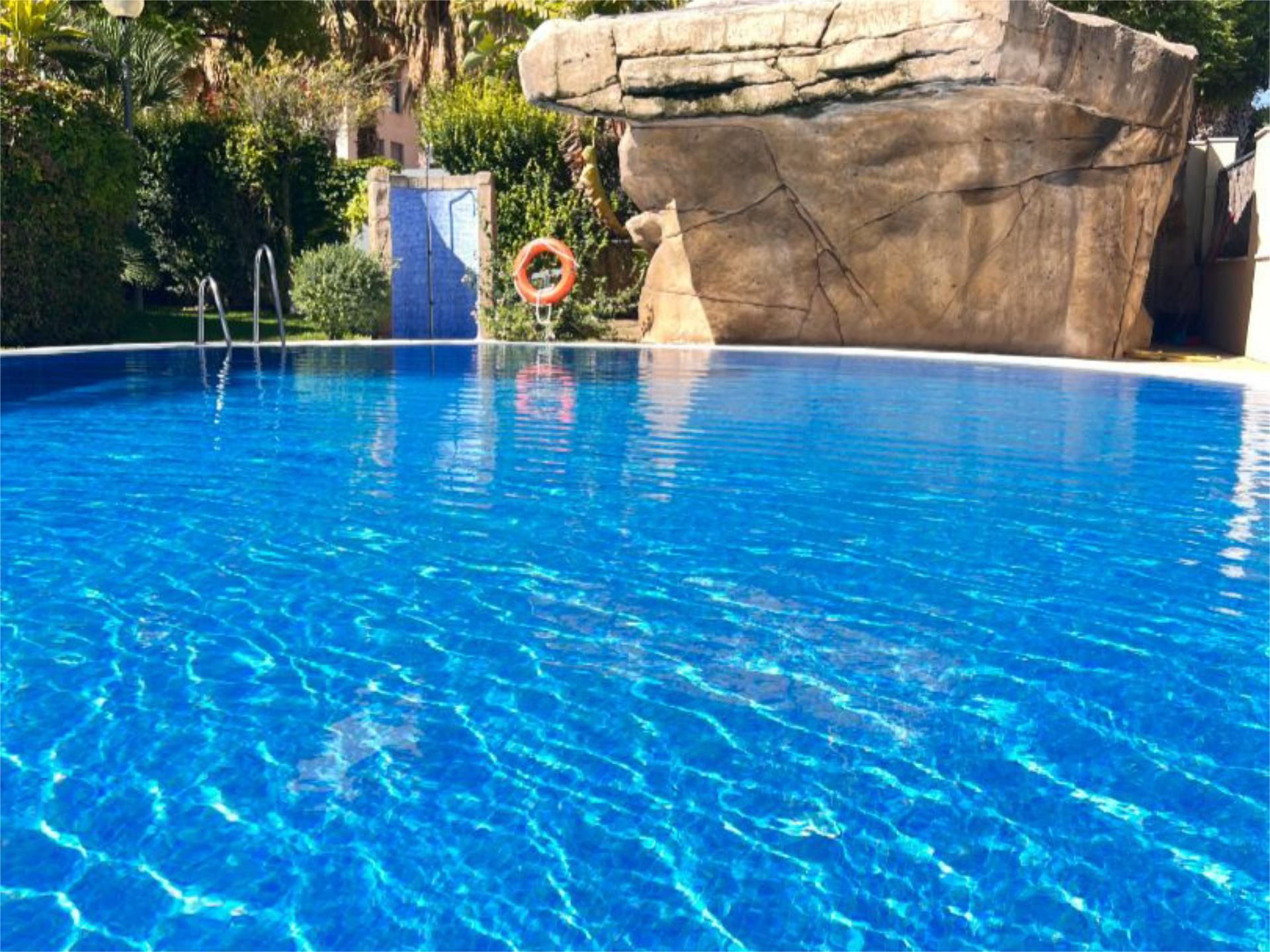 Piscina de Pis de lloguer en Jerez de la Frontera amb Aire condicionat, Terrassa i Piscina