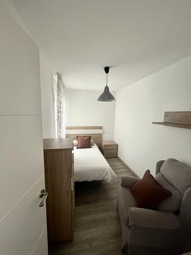 Dormitori de Pis per a compartir en La Llagosta amb Aire condicionat, Calefacció i Parquet