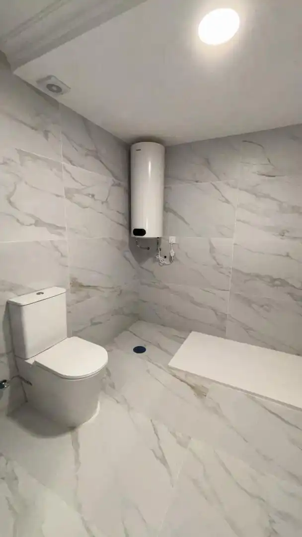 Piso de alquiler en Calle Agustín de la Oliva, 10, El Brillante -El Naranjo - El Tablero Baño de Piso de alquiler en Córdoba con Aire acondicionado, Calefacción y Parquet