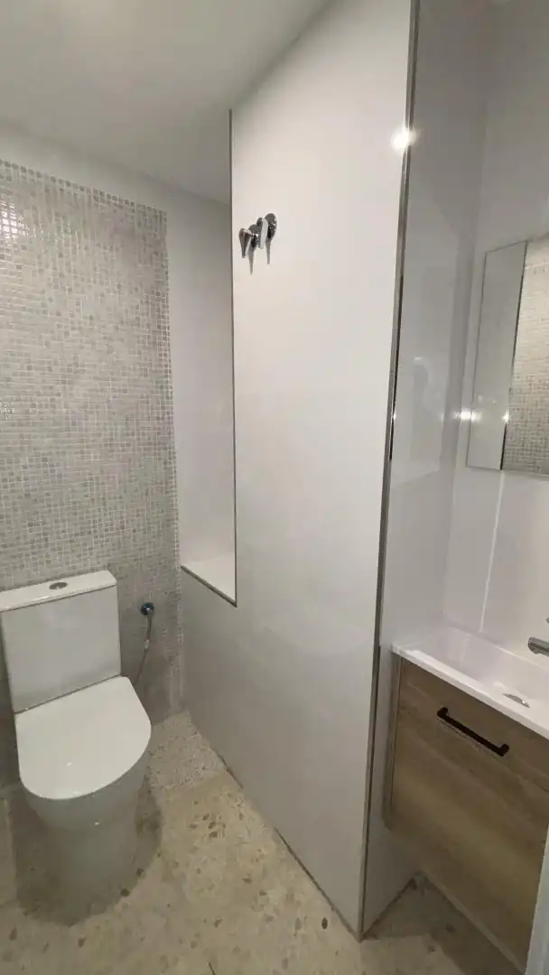 Piso de alquiler en Calle Agustín de la Oliva, 10, El Brillante -El Naranjo - El Tablero Baño de Piso de alquiler en Córdoba con Aire acondicionado, Calefacción y Parquet